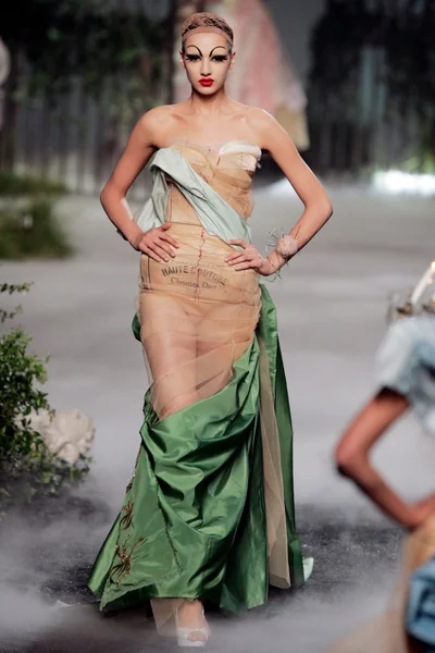 Look 5
